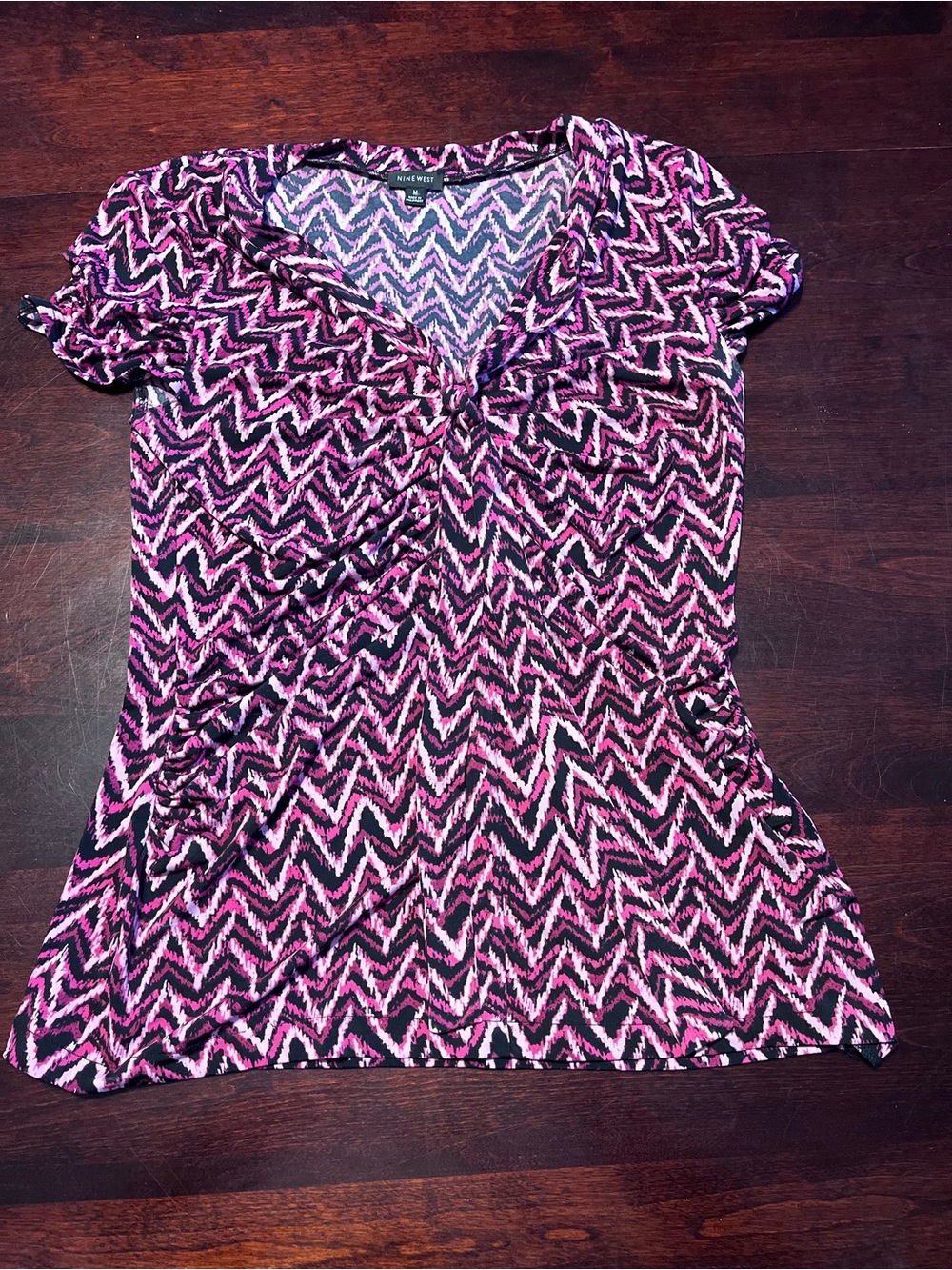 Nine West Pink Chevron Short Sleeve V-Neck Top